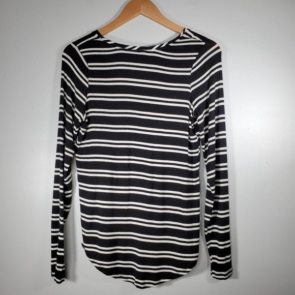 Poof! Striped V-Neck Long Sleeve Top Black White Size Medium - Picture 4 of 8
